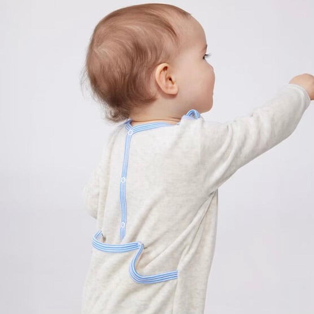 Petit Bateau Pyjama bébé en velours avec fermeture au dos - Baleine
