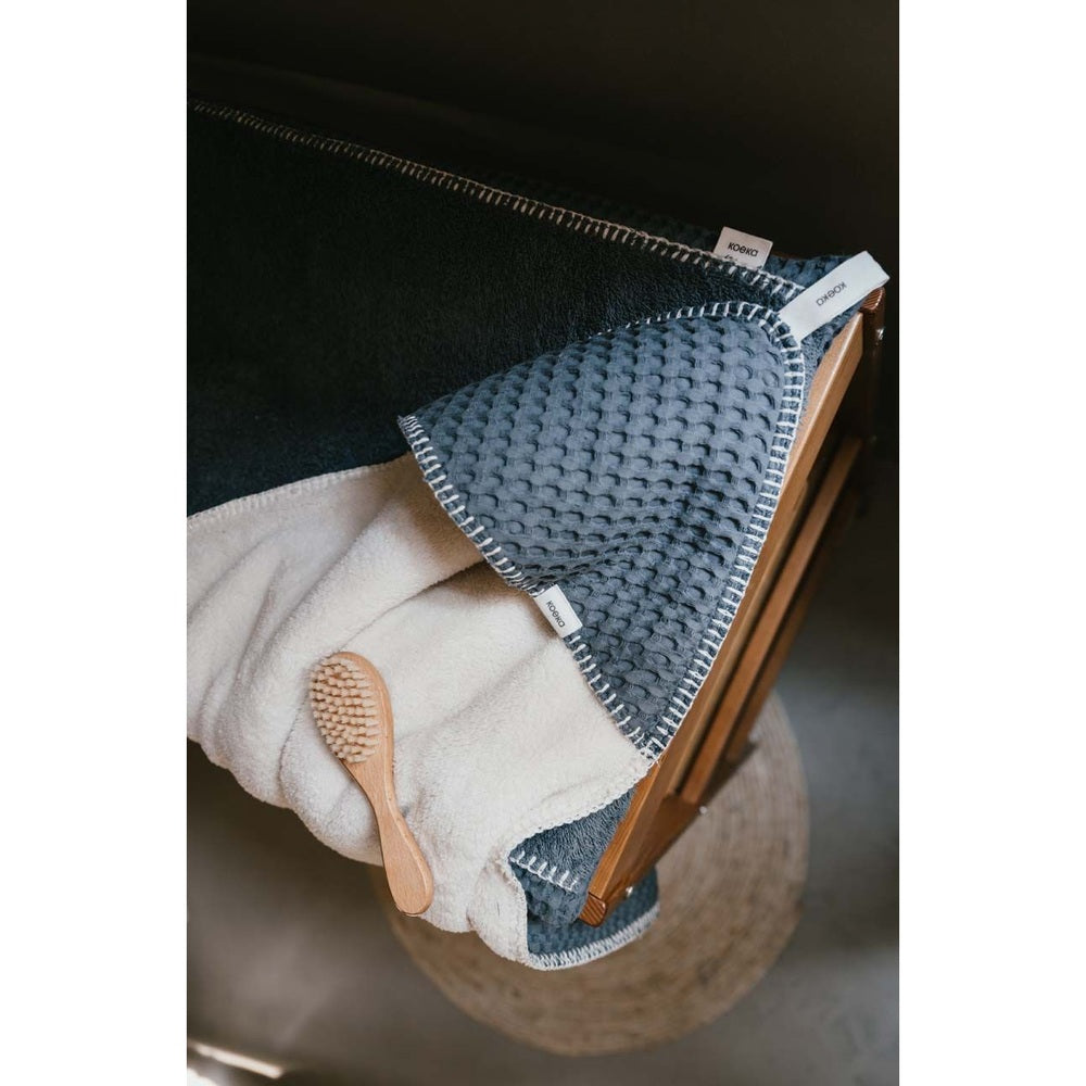 Koeka Châle nid d’abeille / Teddy Oslo Bluestone | couverture d’emmaillotage