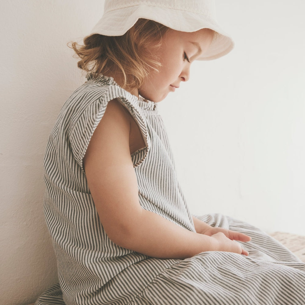 Robe rayée Huttelihut – robe d’été pour enfant – bleu marine foncé