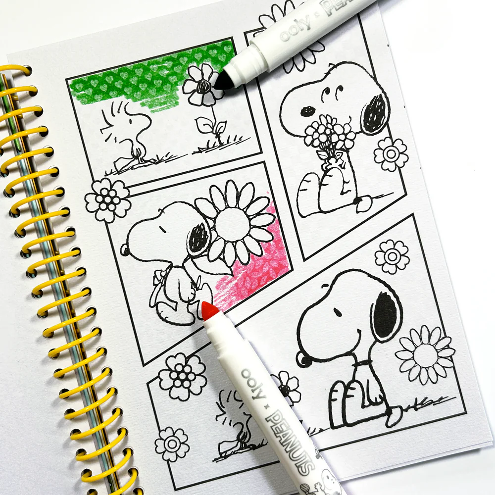 Livre de coloriage et d’autocollants Ooly x Peanuts