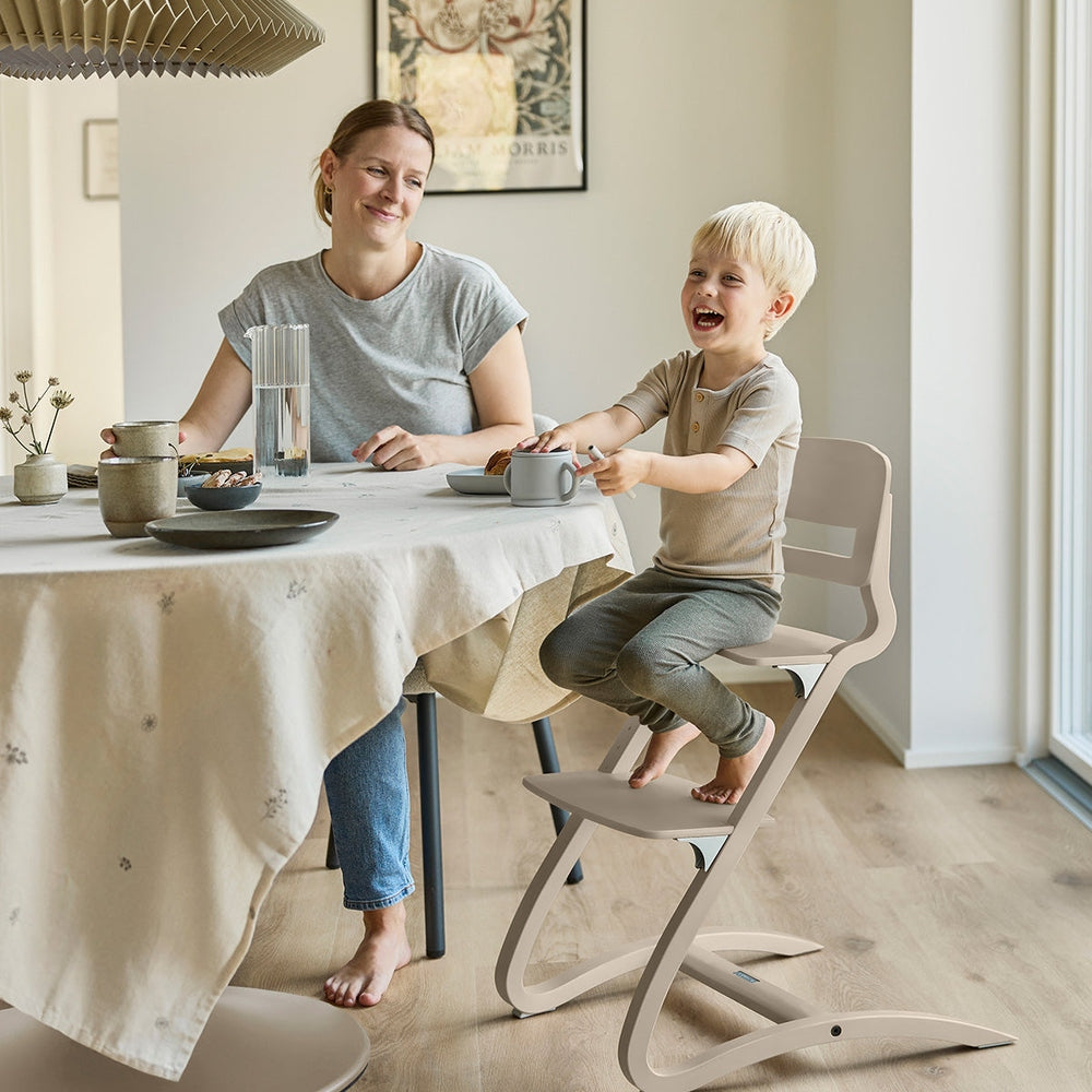 Leander Louie Chaise haute évolutive pour enfant - Cappuccino