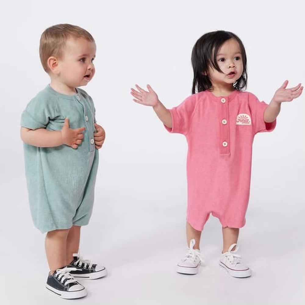 Petit Bateau Combinaison bébé courte en éponge de coton uni à manches courtes - Rose vif