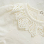 Bodysuit bébé avec col en dentelle