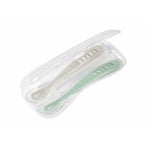 Béaba Lot de 2 cuillères en silicone 1er âge avec étui de voyage - Gris brume+Sauge