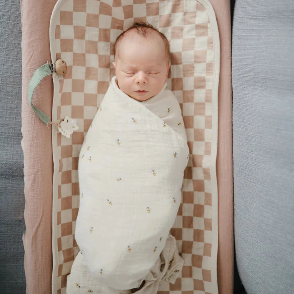 Mushie Swaddle - 120x120cm - petites abeilles