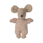 Maileg Souris bébé dans un couffin de voyage - rose