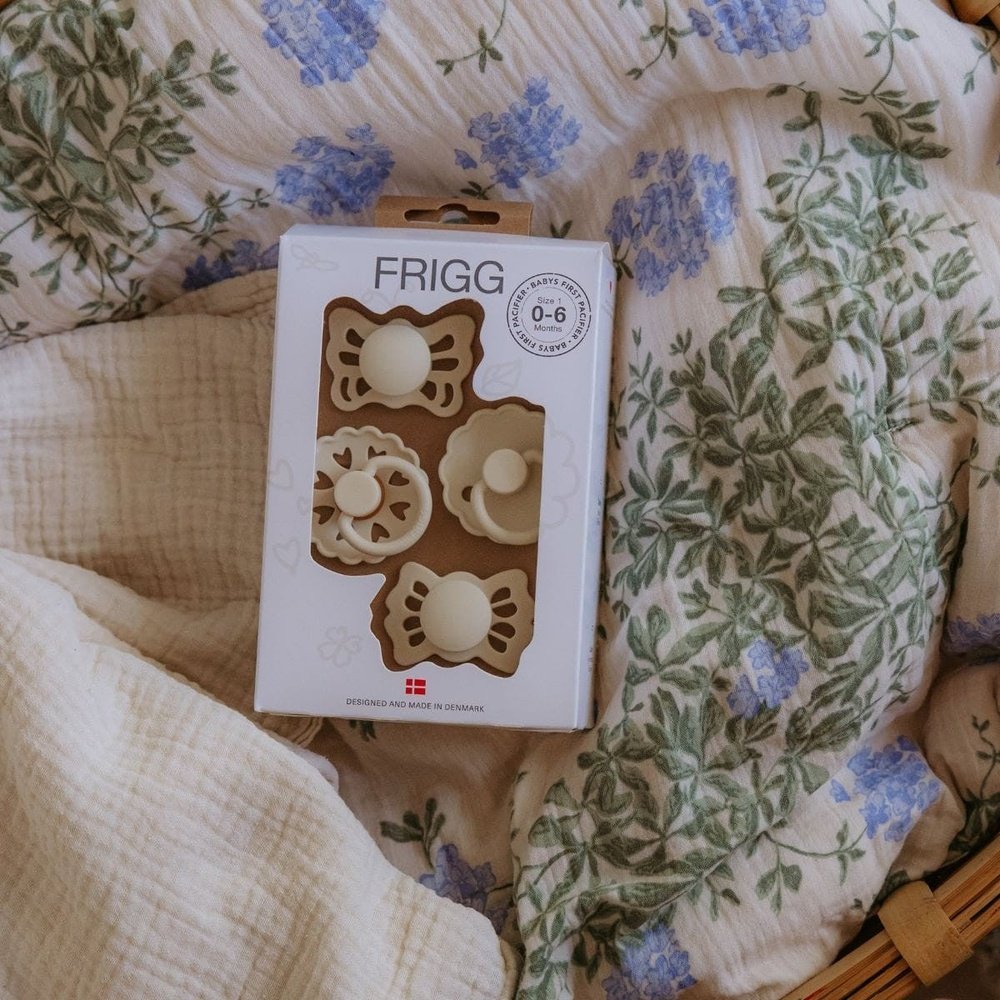 Pack de 4 premières tétines Frigg pour bébé - Floral Heart Cream T1