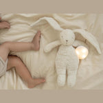 Moonie Lapin The Humming Bunny Organic 2.0 - Polar Natur | Peluche à bruit blanc avec veilleuse