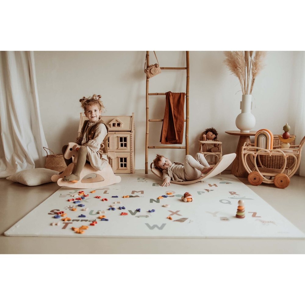 Play&Go Tapis de jeu puzzle - Eevaa puzzle 2-en-1 tapis de puzzle/boîte de rangement - Alphabet/Terrazzo
