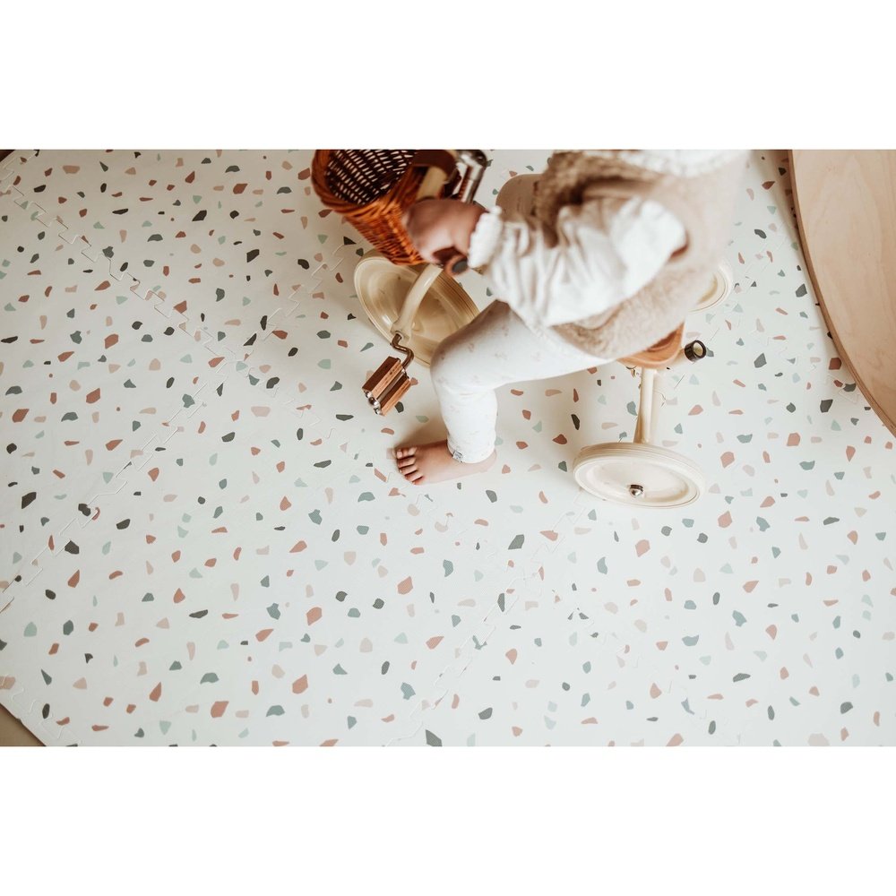 Play&Go Tapis de jeu puzzle - Eevaa tapis puzzle 2-en-1/boîte de rangement - Alphabet/Terrazzo