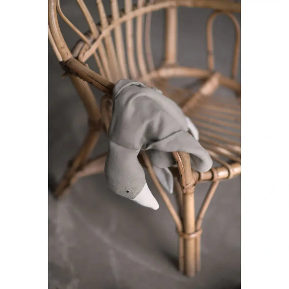 Doudou oie Saga - gris foncé / Dove