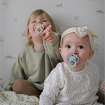 Elodie Details Sucette Binky Bloom en silicone 3+ mois - Mineral Green