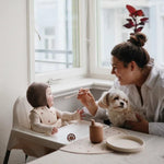 Assiette en silicone Mushie avec ventouse - ivoire