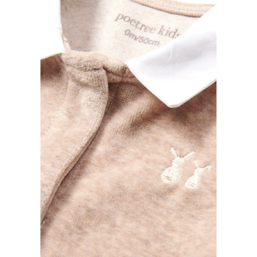 COMBINAISON BÉBÉ EN VELOURS CAMEL AVEC COL EN POPLINE BLANC