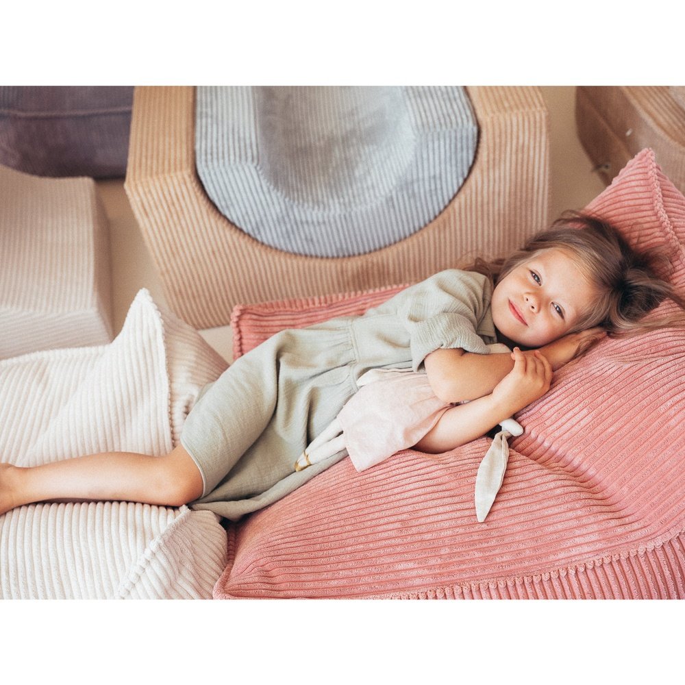 Fauteuil pouf rose Mousse