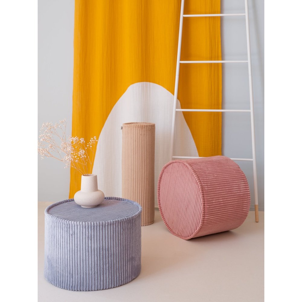 Pouf en mousse rose