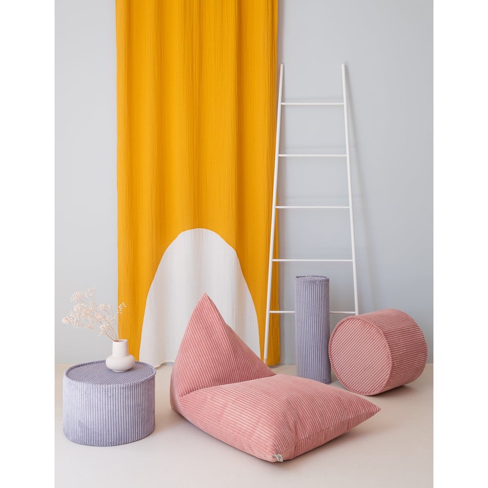 Pouf rose en mousse