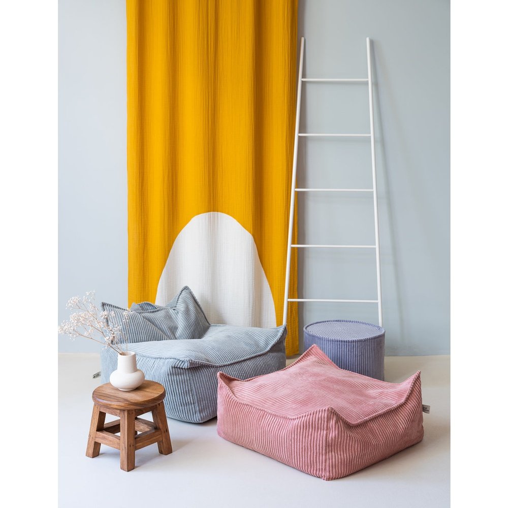 Pouf carré rose mousse